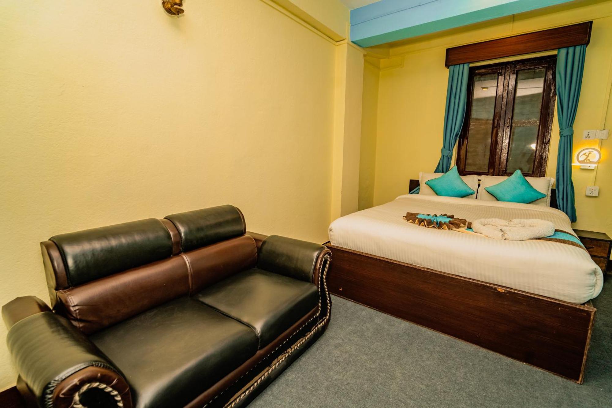 Rest Up Kathmandu Hostel Bagian luar foto