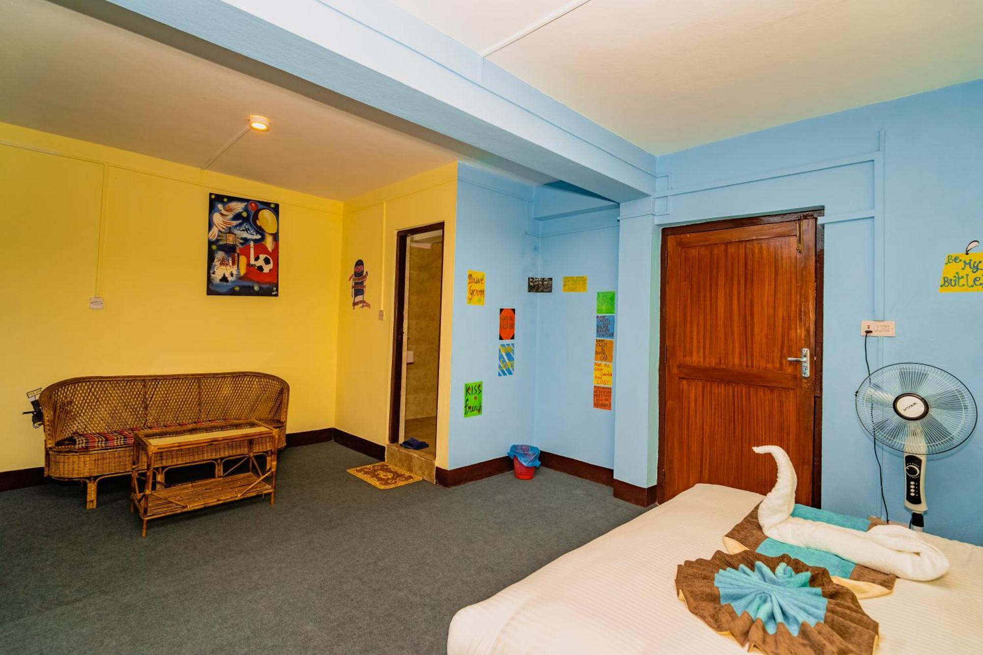 Rest Up Kathmandu Hostel Bagian luar foto